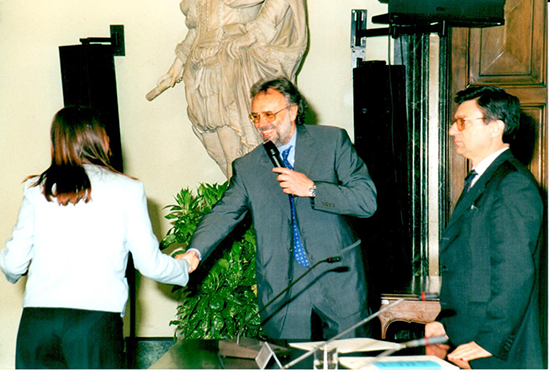 Consegna dei diplomi di Master nell'anno 2000